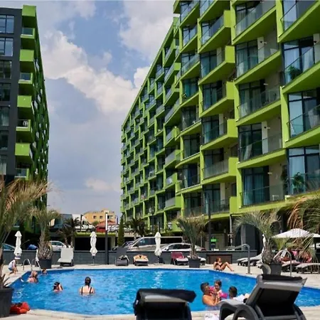 Pool & - Langa Plaja Navodari