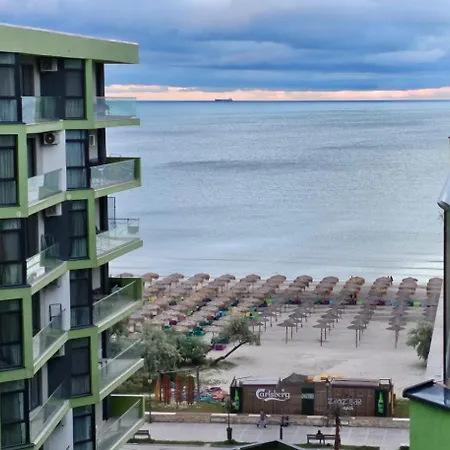 Pool & - Langa Plaja Năvodari