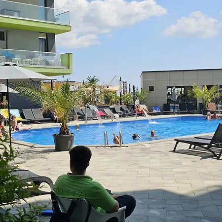Pool & - Langa Plaja Navodari