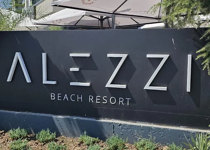 Pool & - Langa Plaja