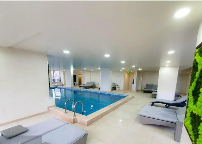 Pool & - Langa Plaja Năvodari