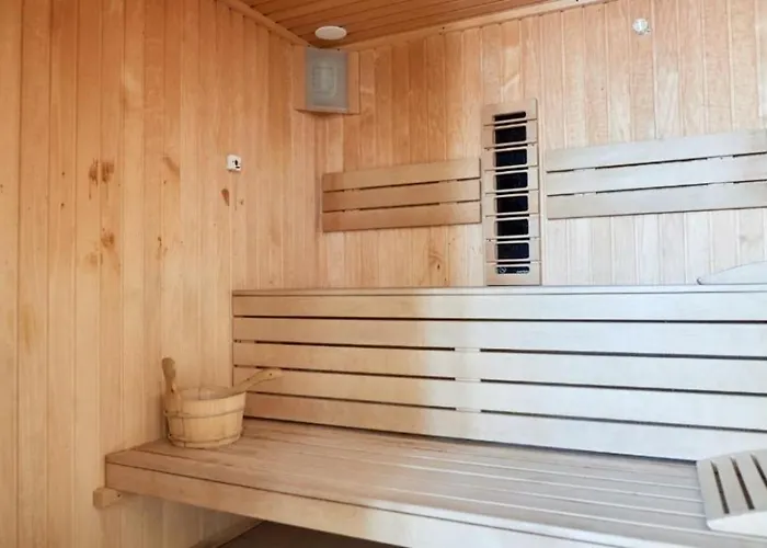 Pool & - Langa Plaja Năvodari