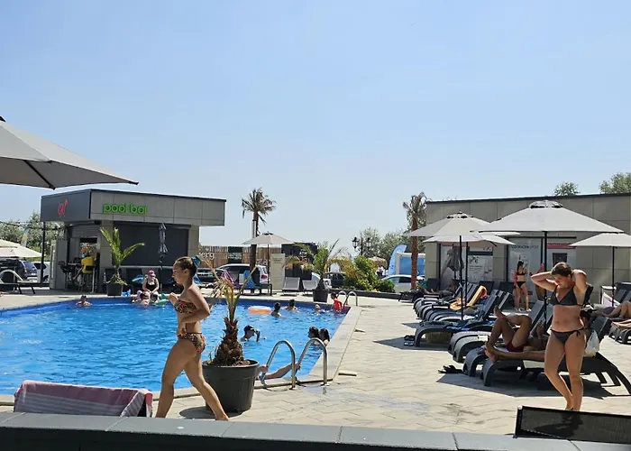 Pool & - Langa Plaja * Năvodari