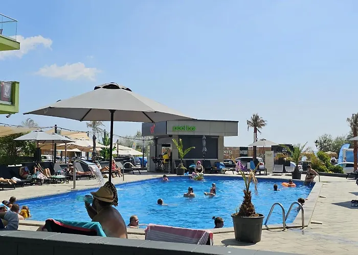 Pool & - Langa Plaja * Năvodari