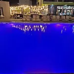 Pool & - Langa Plaja *