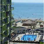 Pool & - Langa Plaja Navodari