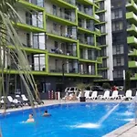 Pool & - Langa Plaja *