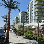 Apartment Pool & - Langa Plaja *