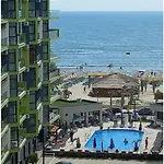 Pool & - Langa Plaja Apartment Navodari