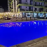 Apartment Pool & - Langa Plaja Navodari