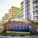 Pool & - Langa Plaja