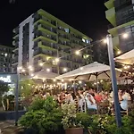 Apartment Pool & - Langa Plaja *
