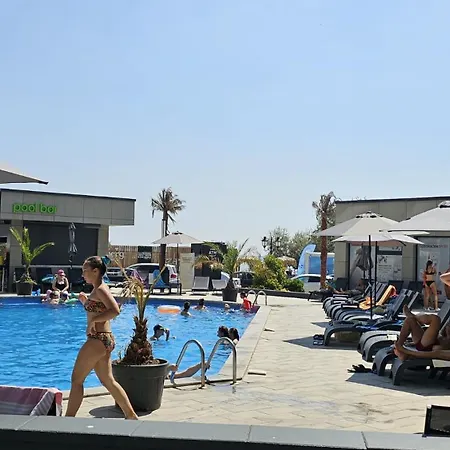 Pool & - Langa Plaja * Navodari