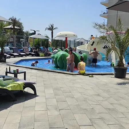 Pool & - Langa Plaja ナボダリ